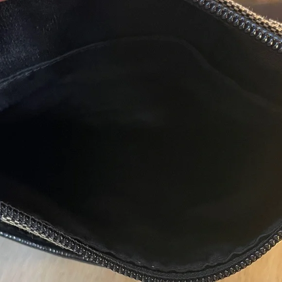 💙 Coach Signature Black and Tan Shoulder Bag - Picture 11 of 13